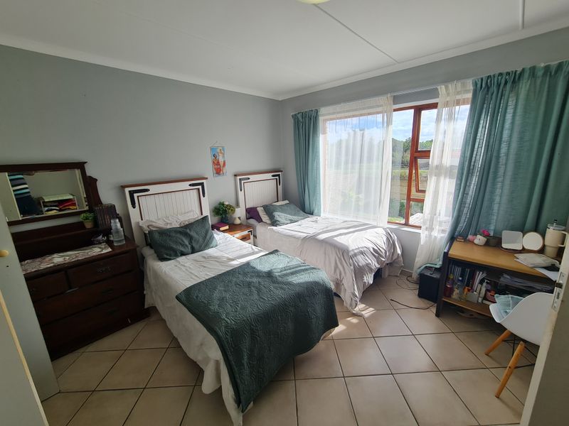 Townhouse Convenience Ticking All Your Boxes in Aston Bay, Jeffreys Bay - Photo 10