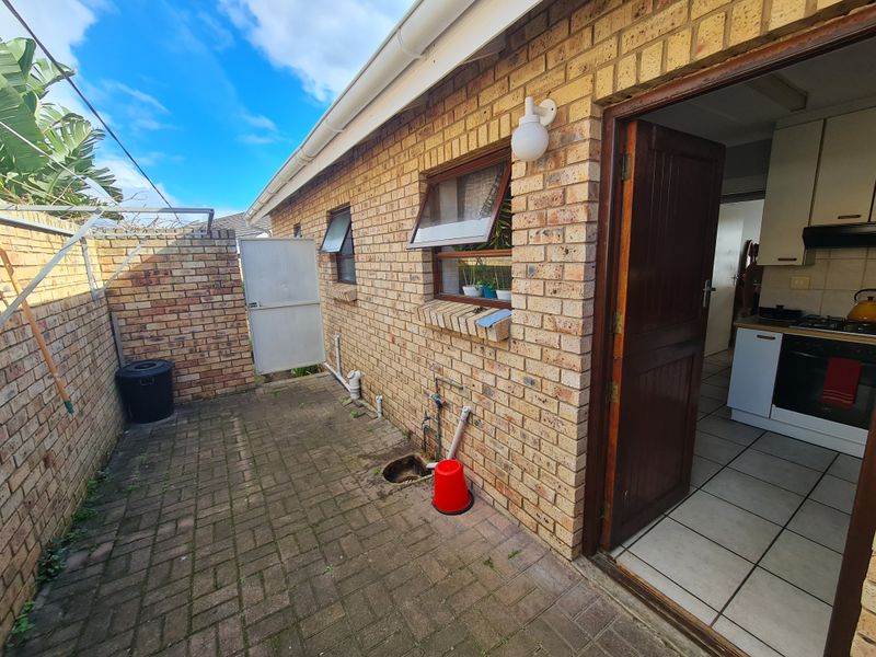 Townhouse Convenience Ticking All Your Boxes in Aston Bay, Jeffreys Bay - Photo 8