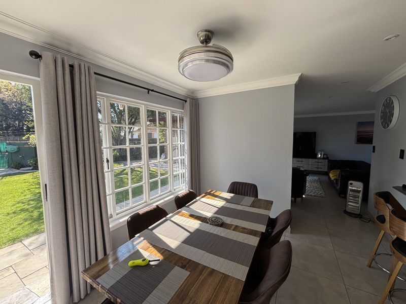 Move-In Ready, Fully Modernised Home with Exceptional Entertainment Features - Photo 8