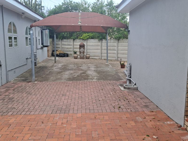 Spacious Garden Flat to rent in Westering - Photo 2