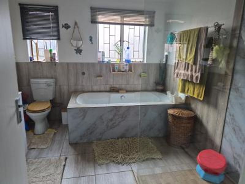 Secure and Family-Friendly Environment - Photo 9