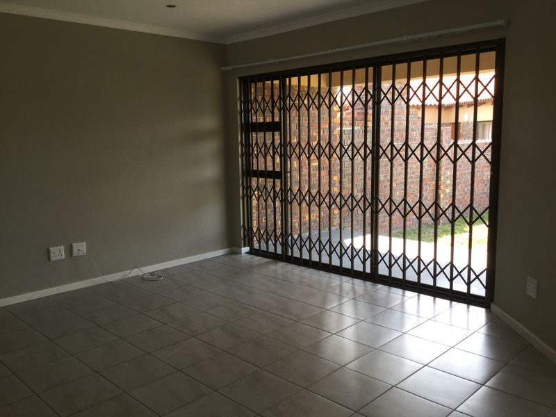 Townhouse Rental Monthly In Gqeberha - Photo 4