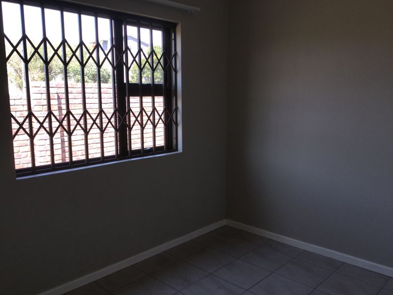 Townhouse Rental Monthly In Gqeberha - Photo 7
