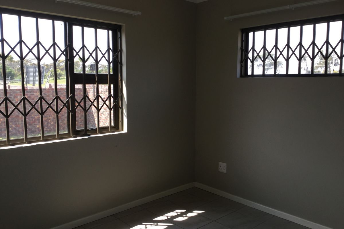 Townhouse Rental Monthly In Gqeberha - Photo 5