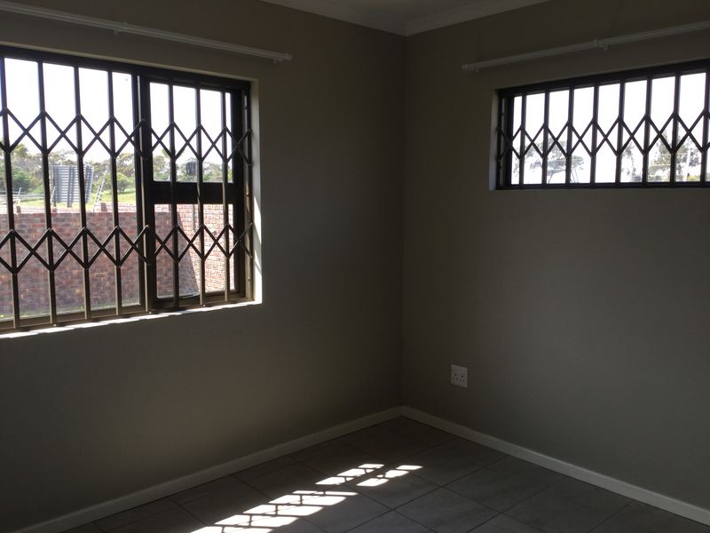 Townhouse Rental Monthly In Gqeberha - Photo 5