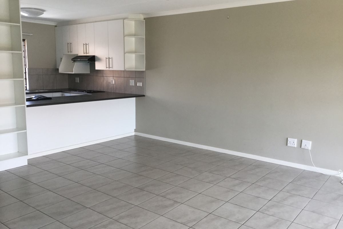 Townhouse Rental Monthly In Gqeberha - Photo 3