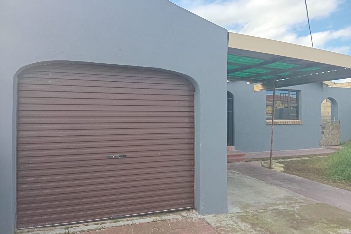🏡 Charming 2-Bedroom Home in a Convenient Location Kwanobuhle! ✨ - Photo 3