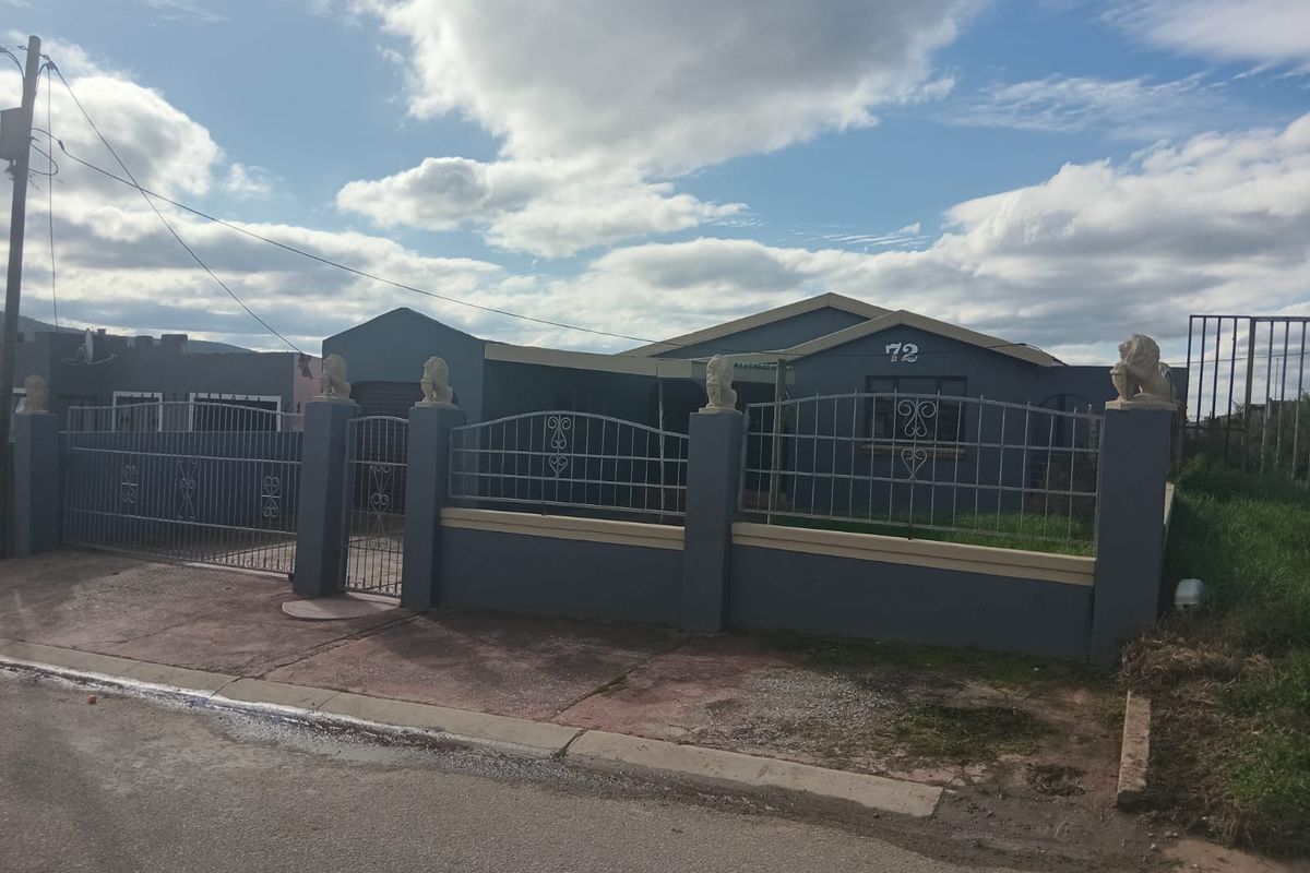 🏡 Charming 2-Bedroom Home in a Convenient Location Kwanobuhle! ✨ - Photo 2