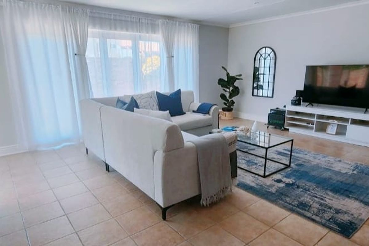 3-Bedroom Townhouse - Photo 2
