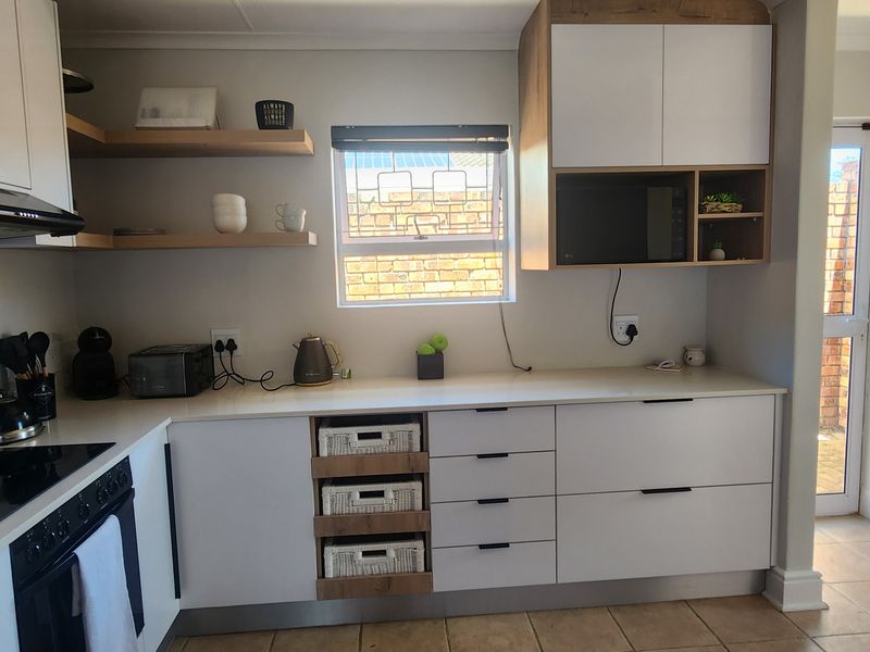 3-Bedroom Townhouse - Photo 5