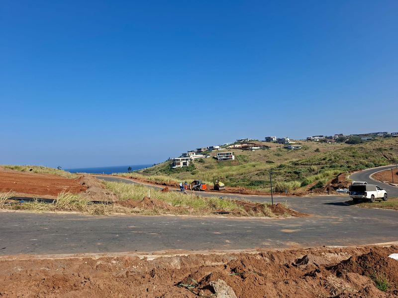 Prime 1352m2 Vacant Land in Seaton Estate with sea views - Photo 3