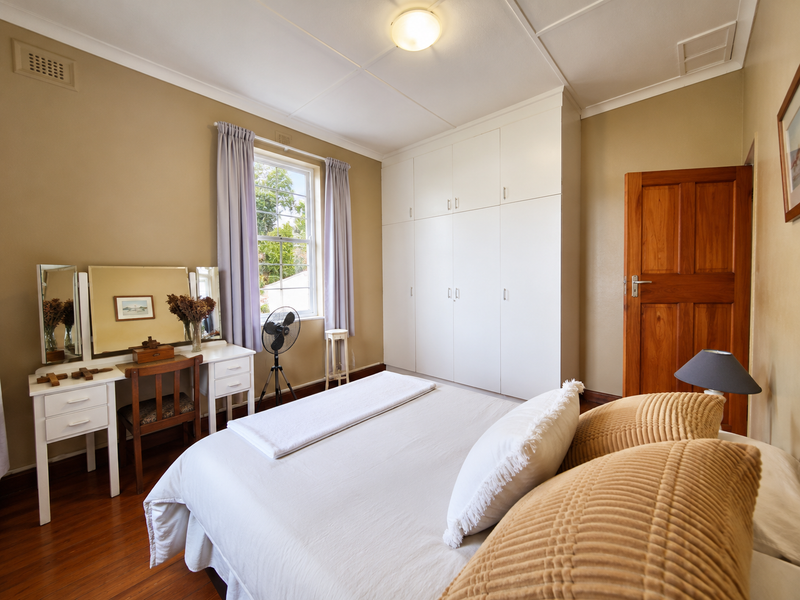 Spacious 4 Bedroom Family Home with Sea Views in Doonside - Photo 7