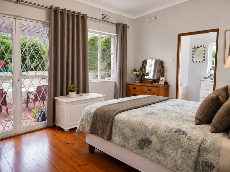 Spacious 4 Bedroom Family Home with Sea Views in Doonside - Photo 9