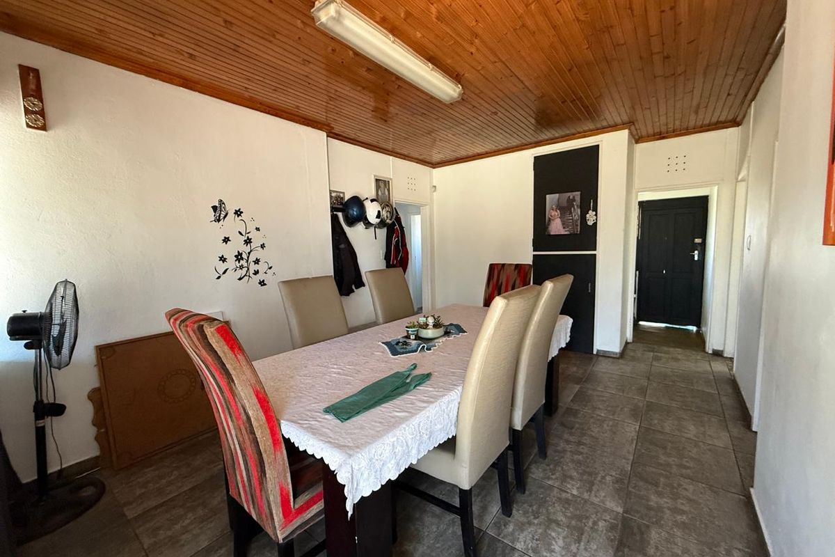 Spacious 3-Bedroom Family Home with Pool, Large Yard & Separate Wendy House - Photo 5
