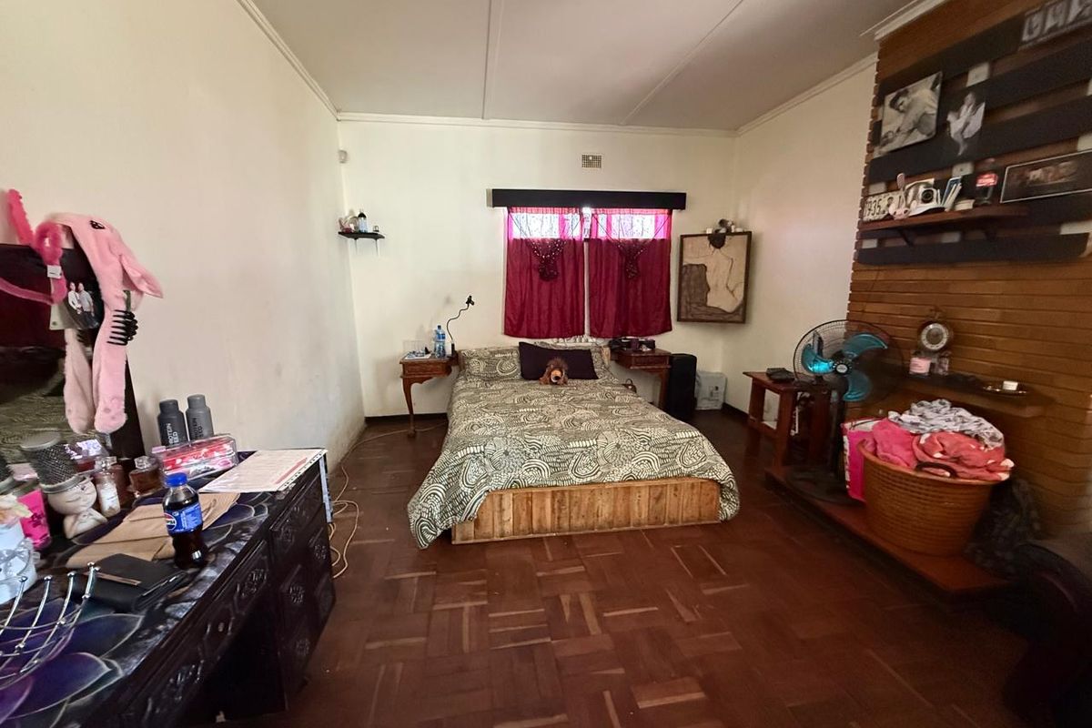Spacious 3-Bedroom Family Home with Pool, Large Yard & Separate Wendy House - Photo 4