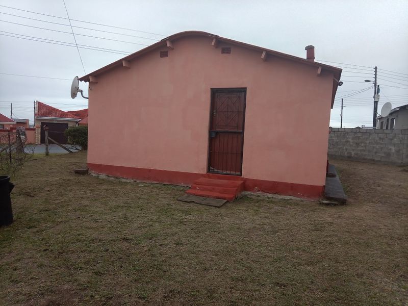 "Modern and Spacious Family Home for Sale at Mdantsane nu10 - Photo 9