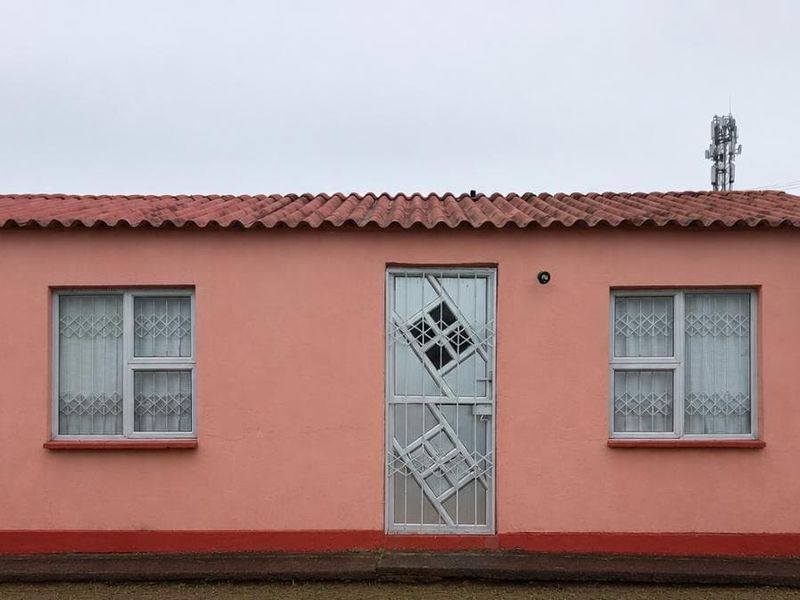 "Modern and Spacious Family Home for Sale at Mdantsane nu10 - Photo 3