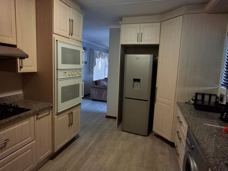 Spacious 3 Bedroom Houses - Photo 5