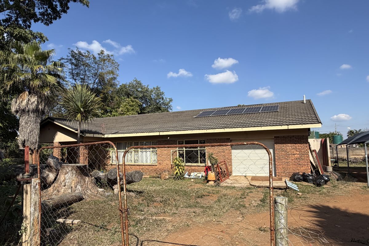 3 bedroom house for sale in Louis Trichardt - Photo 4