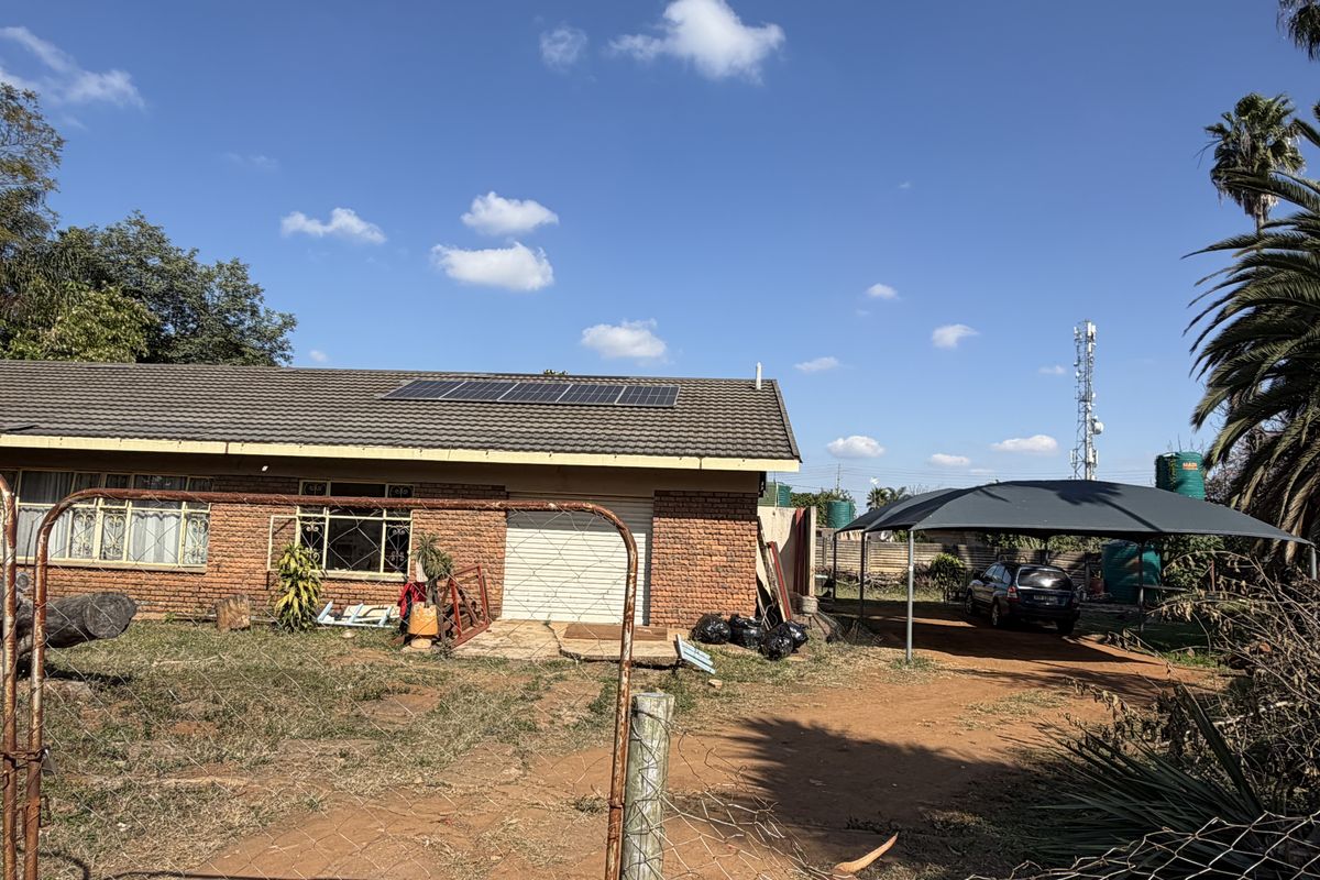 3 bedroom house for sale in Louis Trichardt - Photo 2