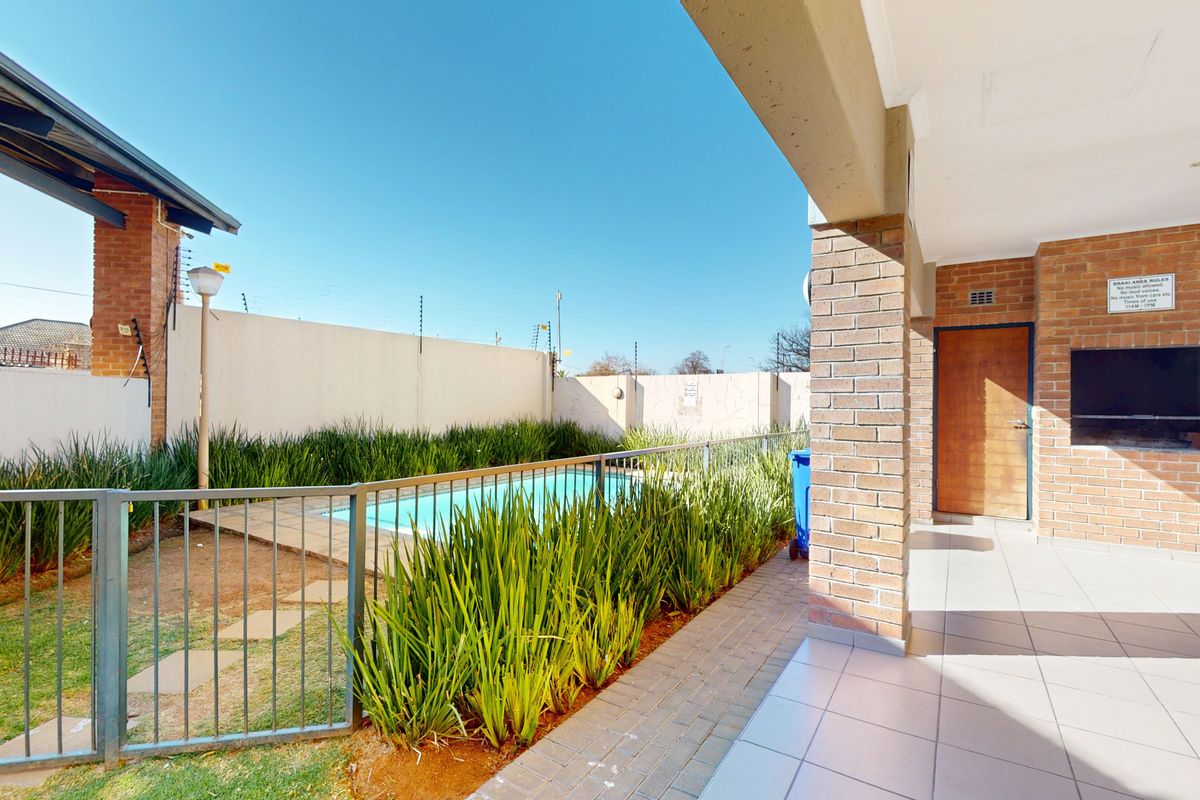 NEW EXCLUSIVE MANDATE | R700 000 - Photo 3