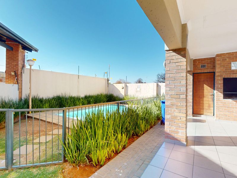 NEW EXCLUSIVE MANDATE | R700 000 - Photo 3