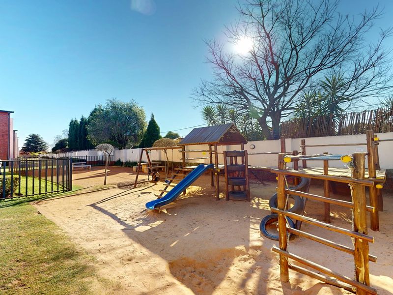 NEW EXCLUSIVE MANDATE | R700 000 - Photo 2