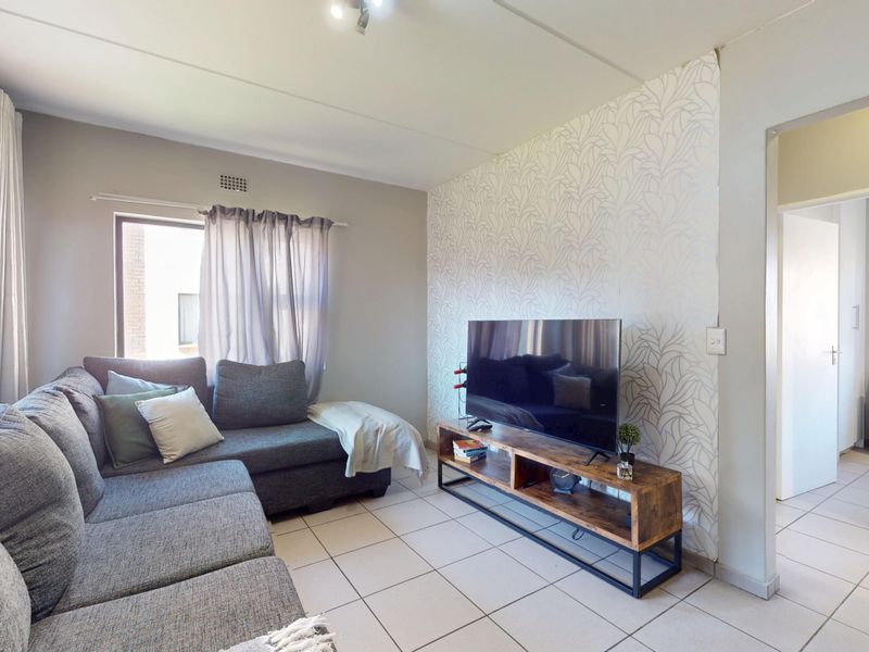 NEW EXCLUSIVE MANDATE | R700 000 - Photo 10