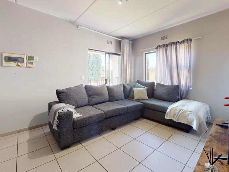 NEW EXCLUSIVE MANDATE | R700 000 - Photo 8