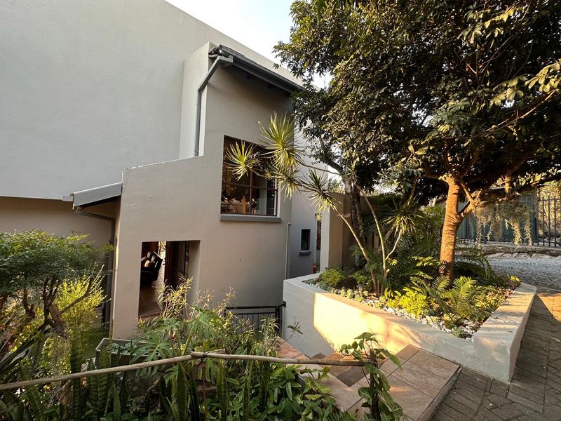 5 Bedroom multi level family home in Sonheuwel Ext 1 Nelspruit - Photo 4