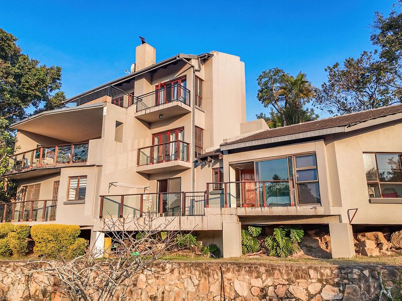 5 Bedroom multi level family home in Sonheuwel Ext 1 Nelspruit - Photo 2