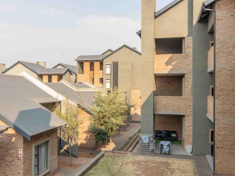 Live Auction!!! Bidding to Start from R495 000!!! Live Auction!!!