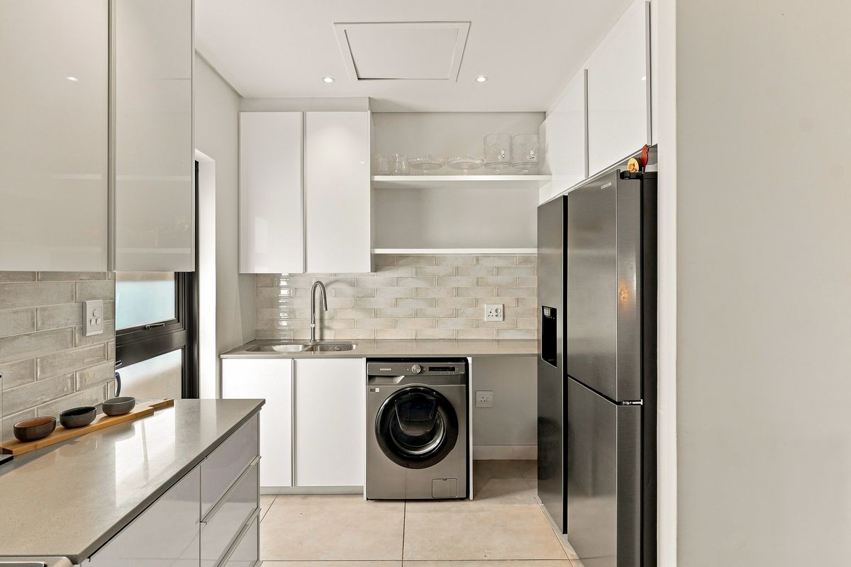 Contemporary Comfort meets Convenience - Photo 5