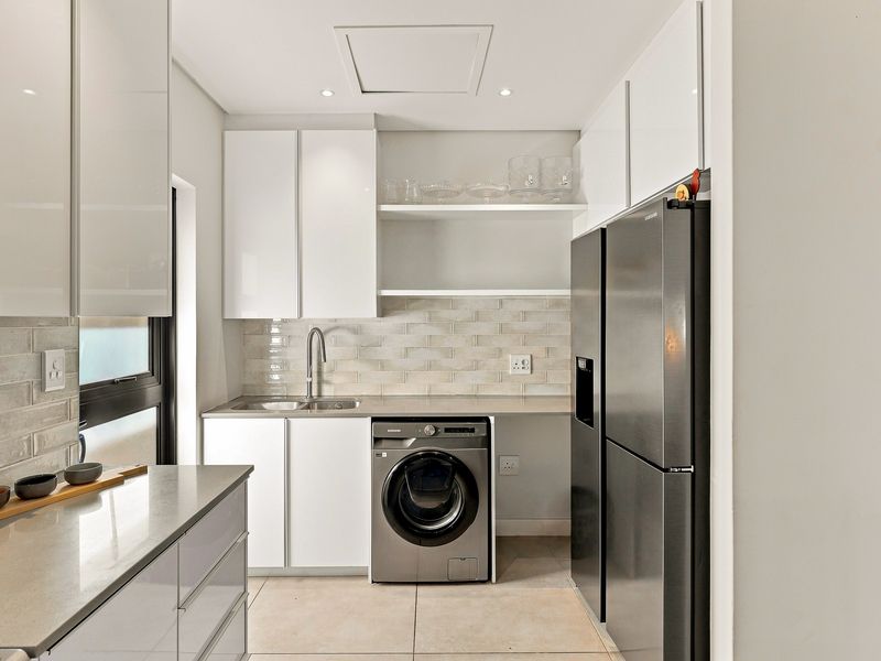 Contemporary Comfort meets Convenience - Photo 5