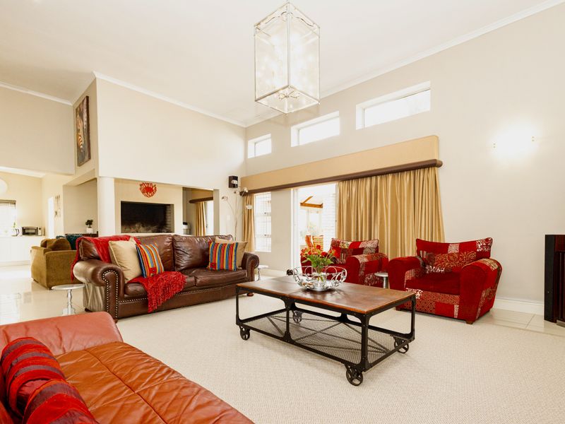 The Home where family living meets luxury entertaining. - Photo 3