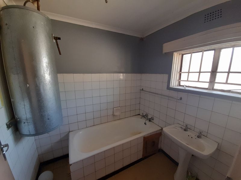 Groud Floor Flat  R5,250 - Photo 7