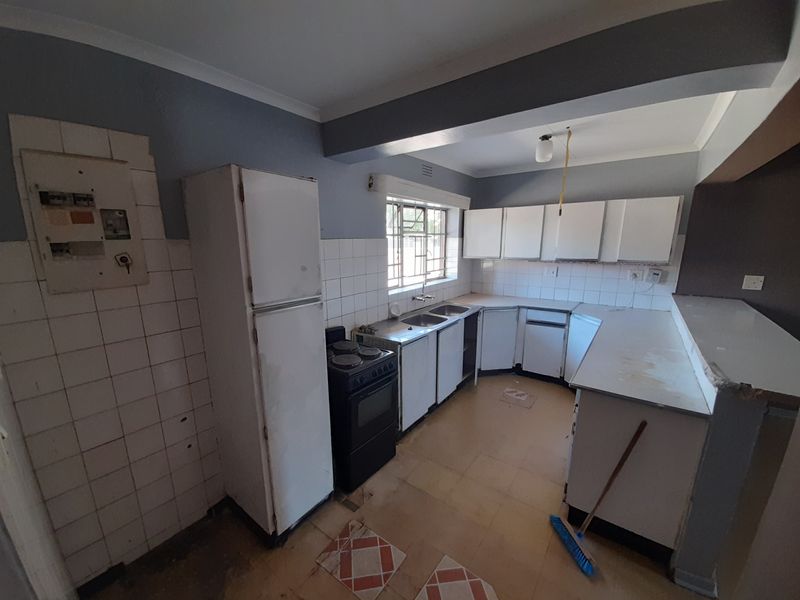 Groud Floor Flat  R5,250 - Photo 2