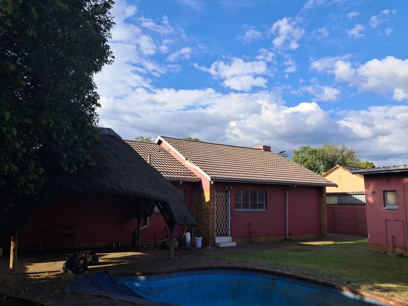 Modern Family Home @ R9,900 - Photo 1