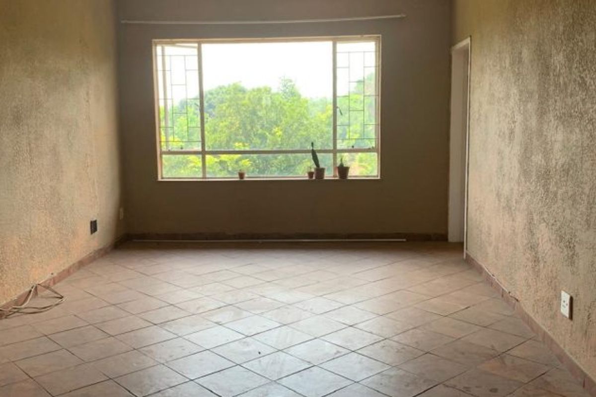 2  Lovey bedr  apartment for sale in Pretoria Gardens - Photo 2