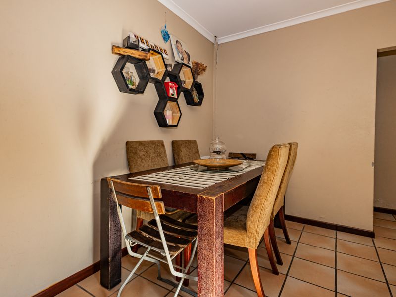 Charming 3-bedroom house in Brackenfell South, perfect for families seeking comfort and convenience - Photo 10