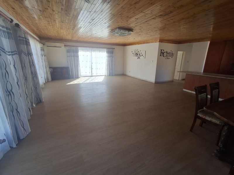 3 Bedroom Simplex in very secure complex - Photo 5