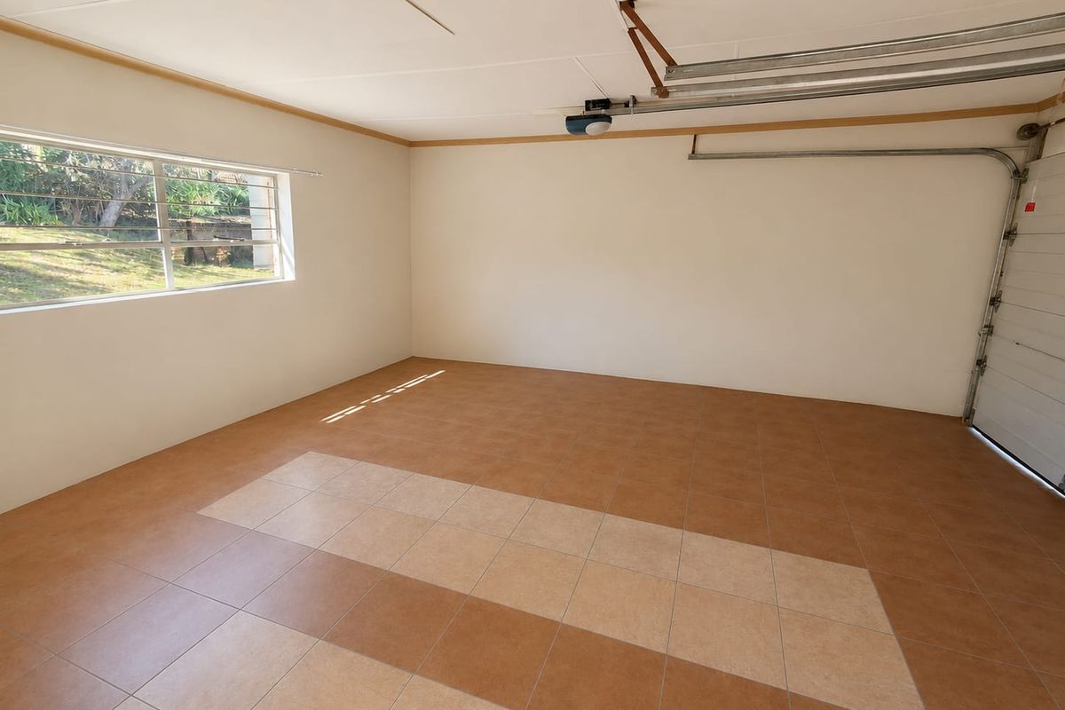 3 Bedroom Simplex in very secure complex - Photo 3
