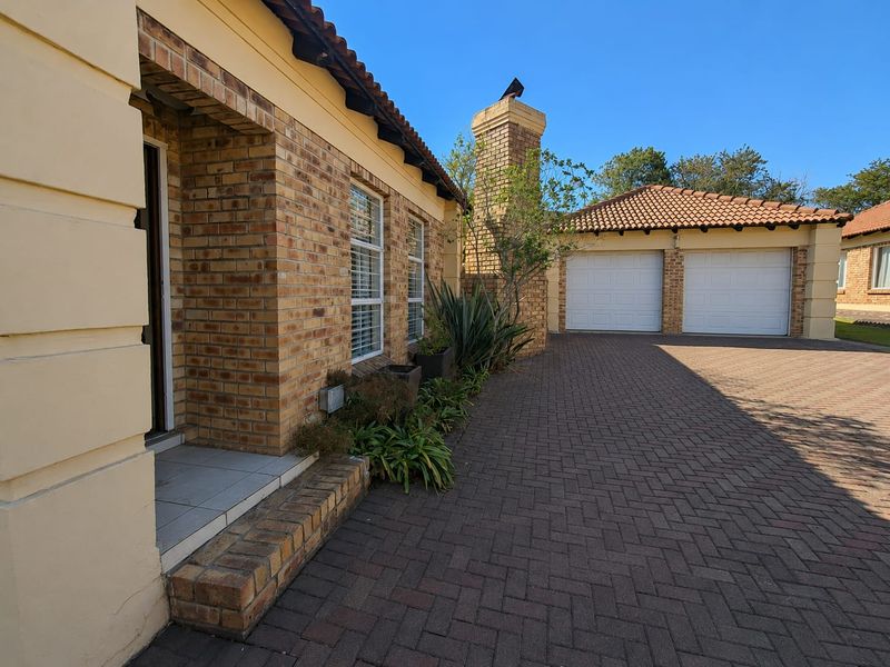 3 Bedroom Simplex in very secure complex - Photo 1