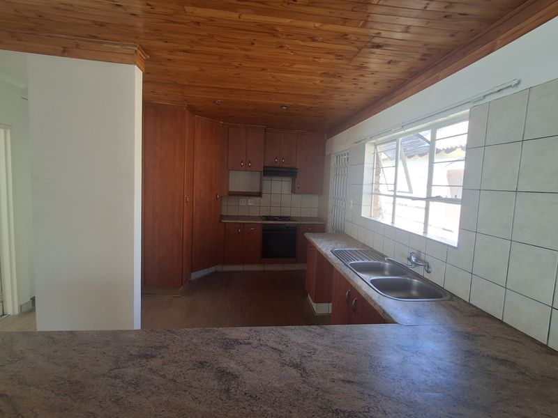 3 Bedroom Simplex in very secure complex - Photo 7