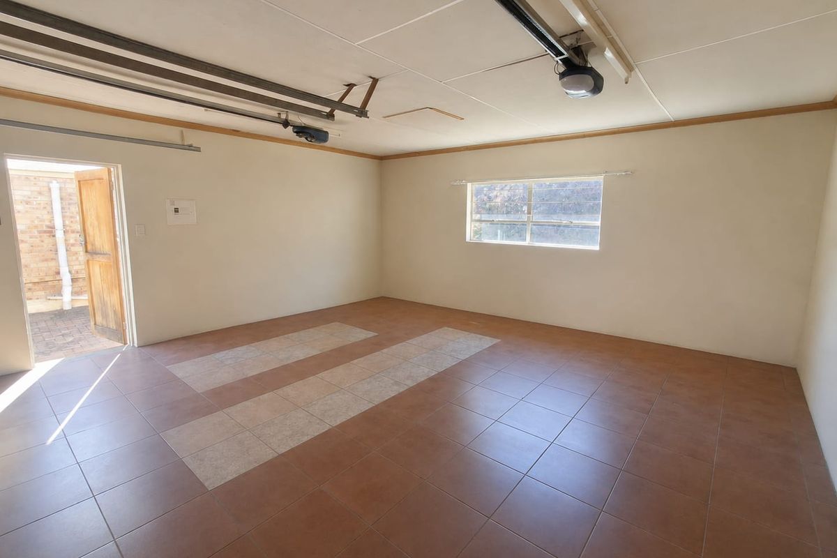 3 Bedroom Simplex in very secure complex - Photo 4