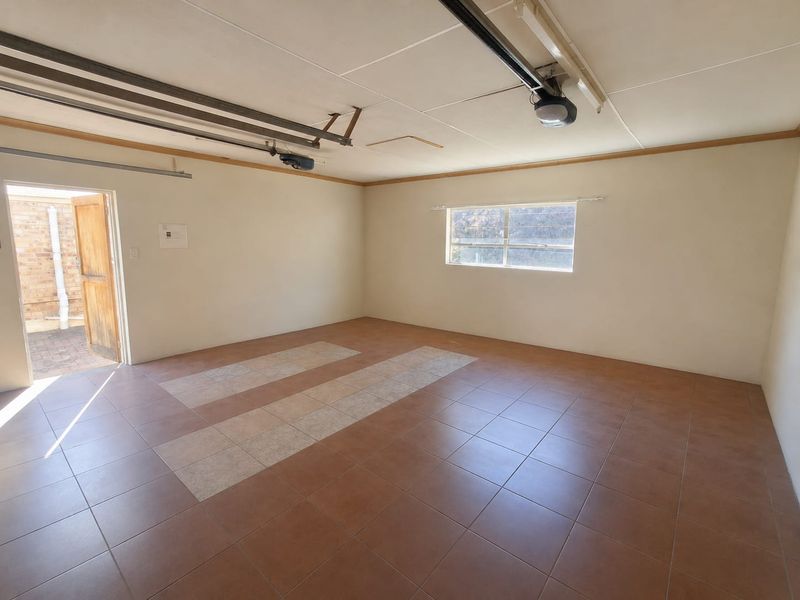 3 Bedroom Simplex in very secure complex - Photo 4