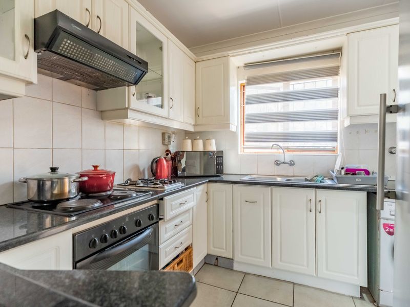 Your Perfect First Step, Smart Investment or Effortless Downsize! - Photo 7