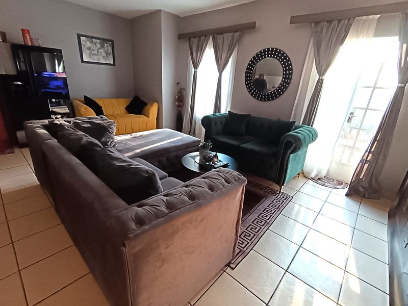2-Bedroom Apartment Offering Comfort, Security & Lifestyle - Photo 3