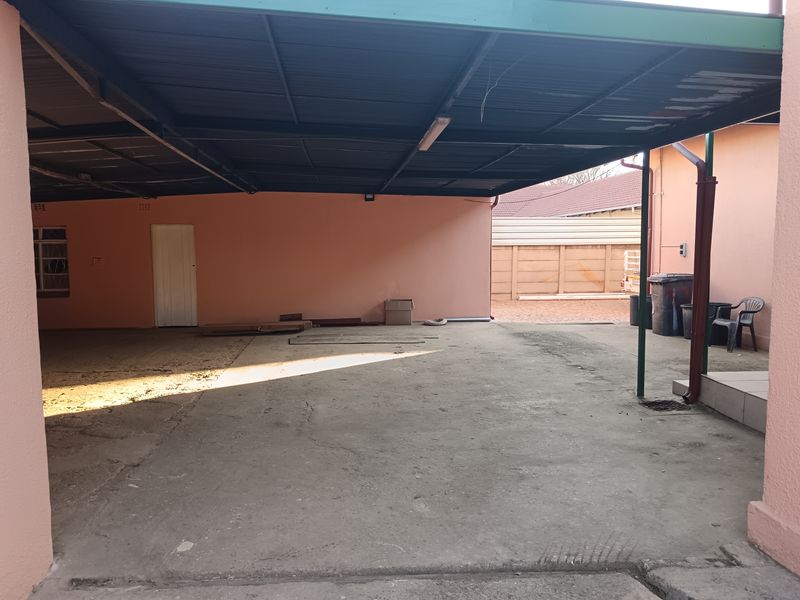 Spacious home with rental income potential - Photo 7