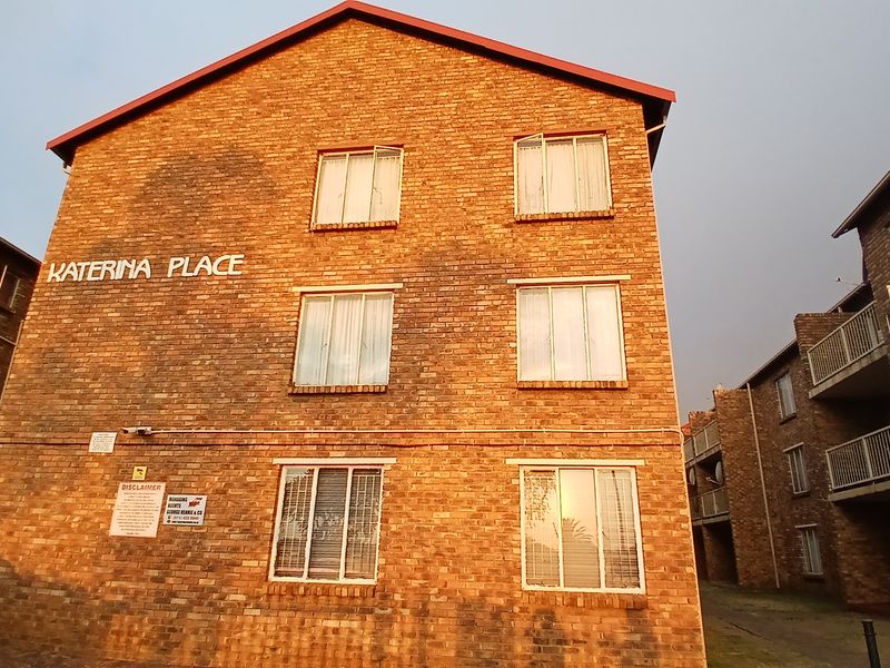 2 bedroom townhouse for sale in Elspark - Photo 2